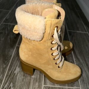 Veronica Beard Westport Water Resistant Hiker Boot Size 7 Like New Desert Beige